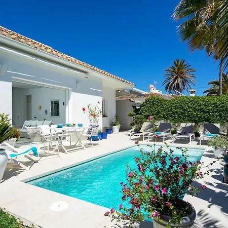 Directamente En La Playa De Marbesa Villa Marbella