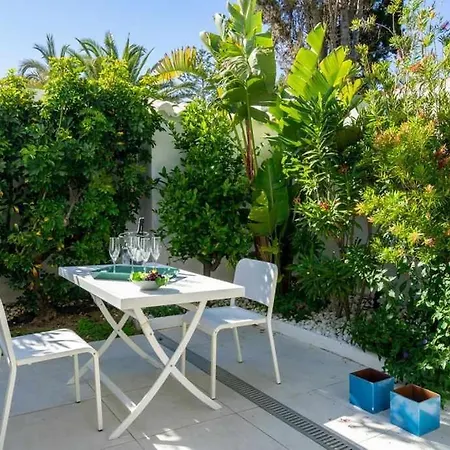 Directamente En La Playa De Marbesa Villa