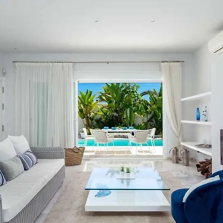 Villa Directamente En La Playa De Marbesa *
