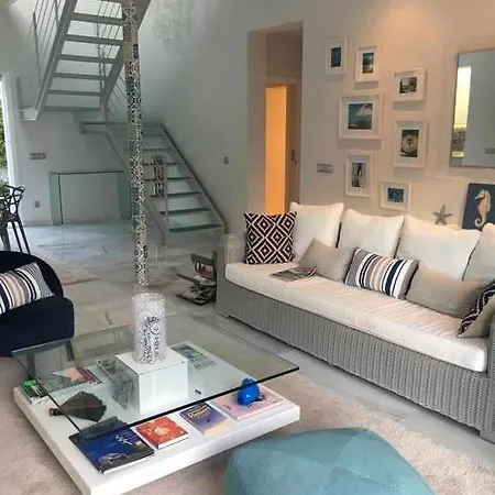 Directamente En La Playa De Marbesa Villa Marbella