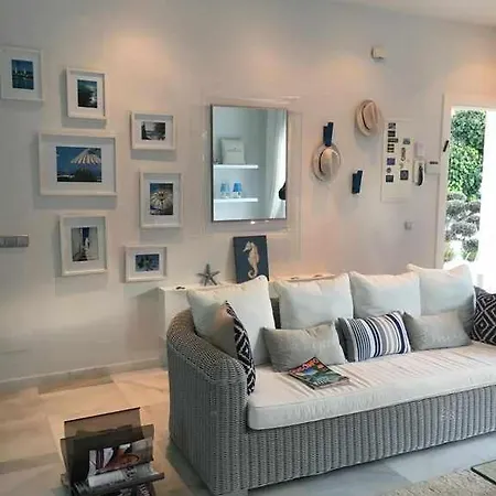 Villa Directamente En La Playa De Marbesa